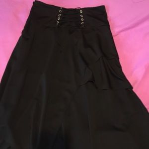 Goth skirt with leg slit